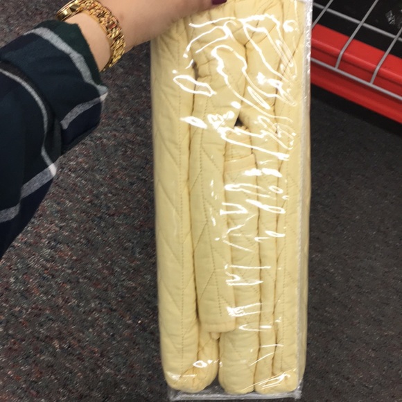 3 PC Quilt Set Queen - Picture 4 of 7